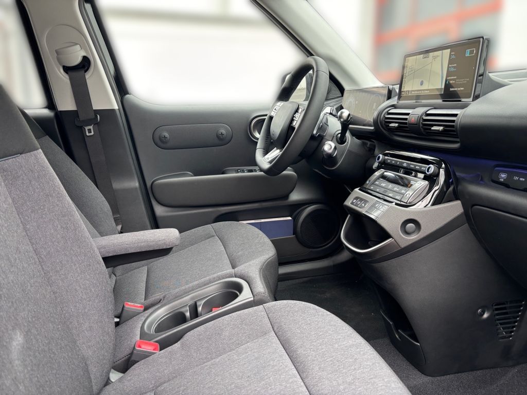 Fahrzeugabbildung Hyundai INSTER 49kWh Trend+LED Paket+Glasdach+