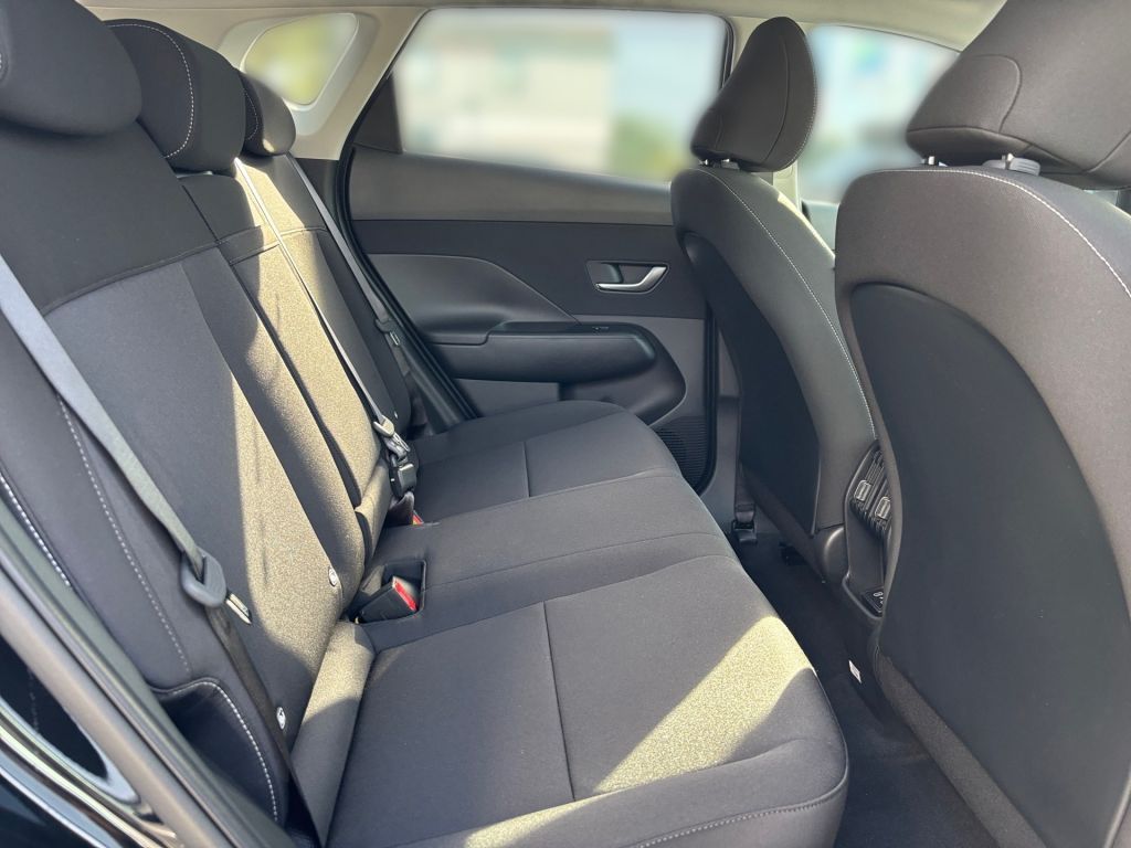 Fahrzeugabbildung Hyundai KONA Elektro 65kWh Trend + Assistenz + elektr. H