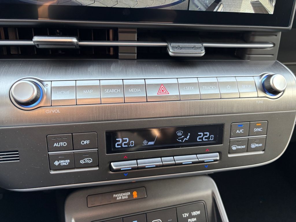 Fahrzeugabbildung Hyundai KONA Elektro 65kWh Trend + Assistenz + elektr. H