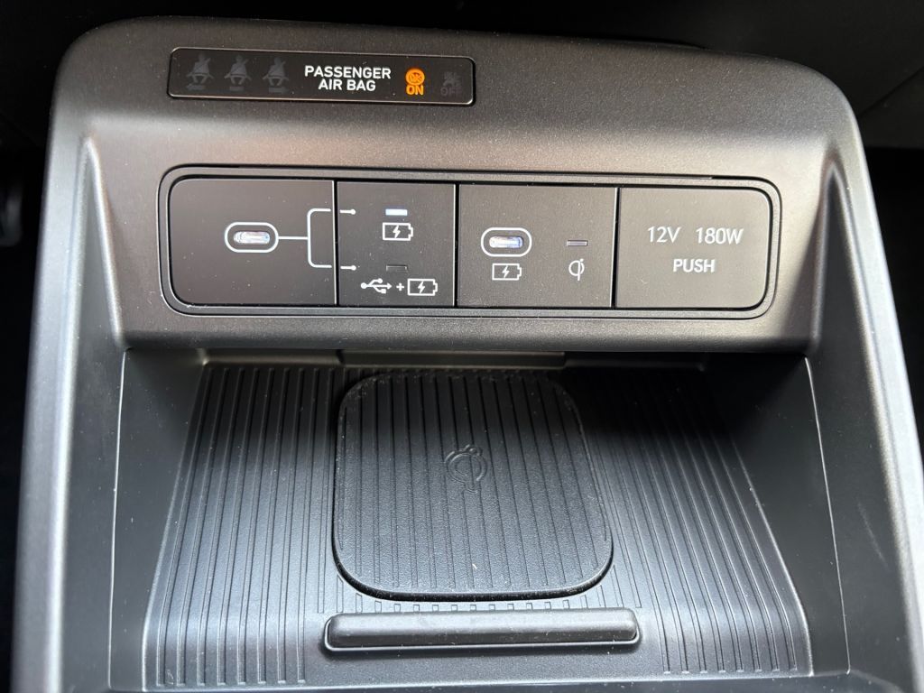 Fahrzeugabbildung Hyundai KONA Elektro 65kWh Trend + Assistenz + elektr. H