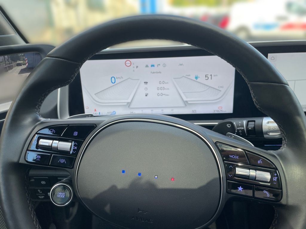 Fahrzeugabbildung Hyundai IONIQ 6 77,4 kWh 4WD Uniq *digitale Außenspiegel