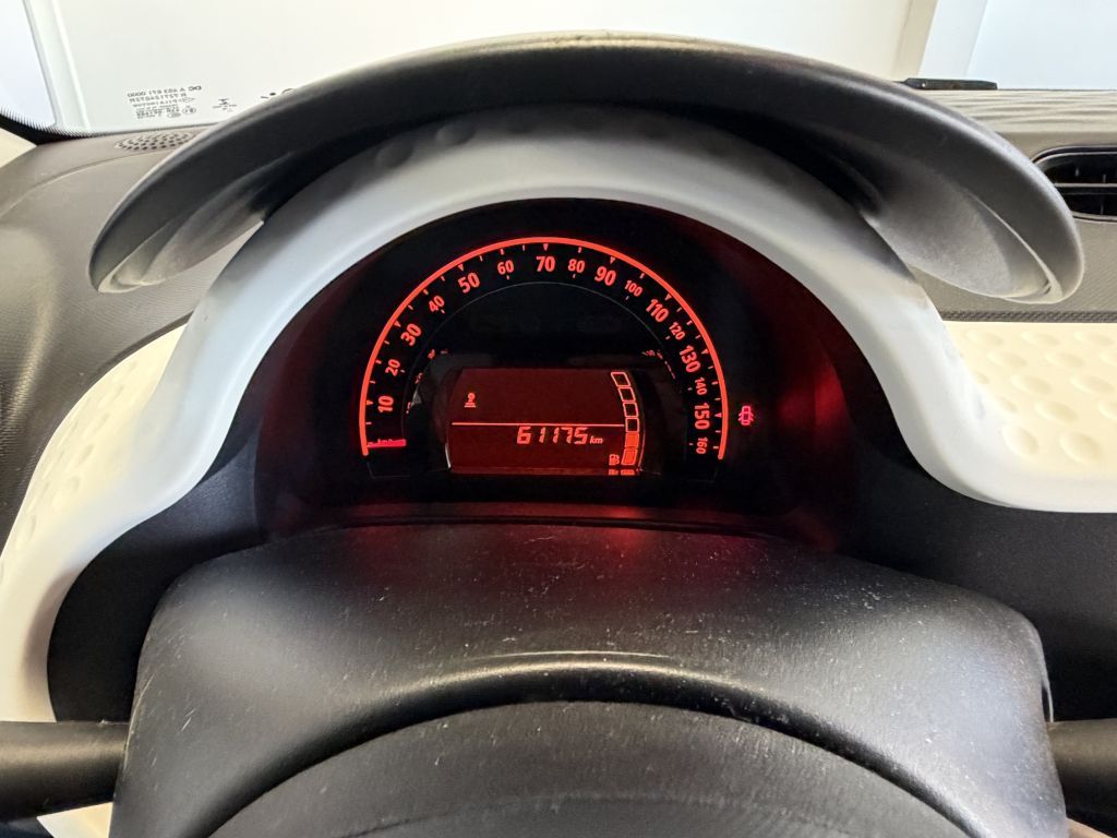 Fahrzeugabbildung Renault Twingo SCe 70 Experience + Standheizung + PDC +