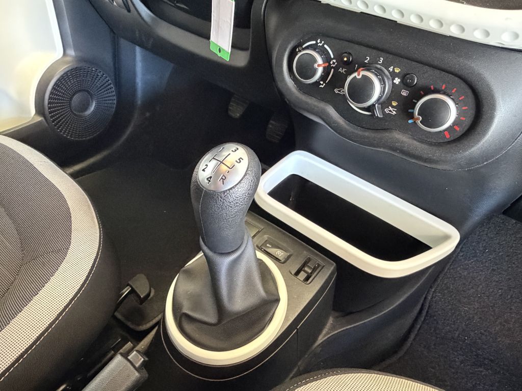 Fahrzeugabbildung Renault Twingo SCe 70 Experience + Standheizung + PDC +