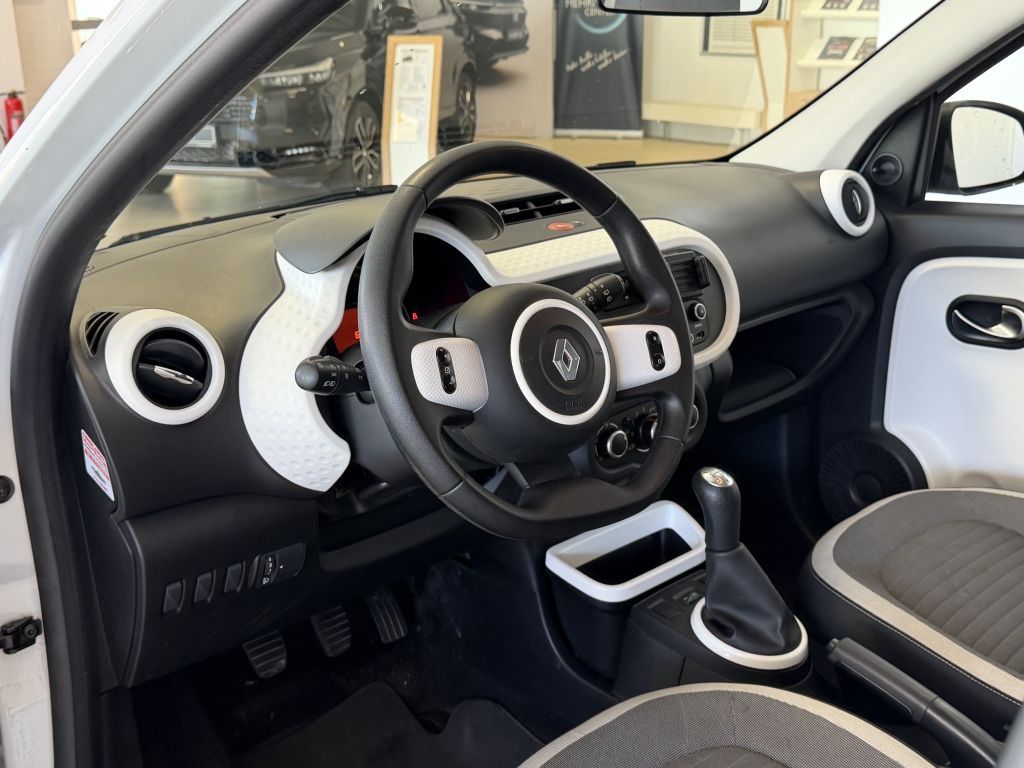 Fahrzeugabbildung Renault Twingo SCe 70 Experience + Standheizung + PDC +