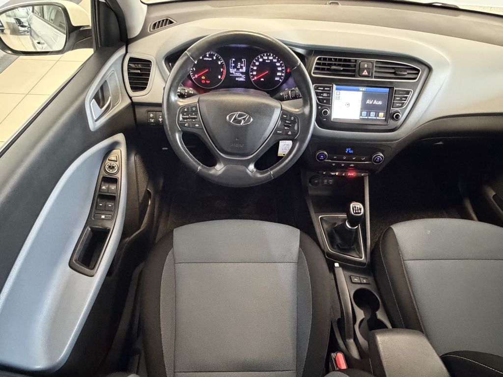 Fahrzeugabbildung Hyundai i20 blue 1.2 YES!+Navi+R-Kam.+Winterräder+