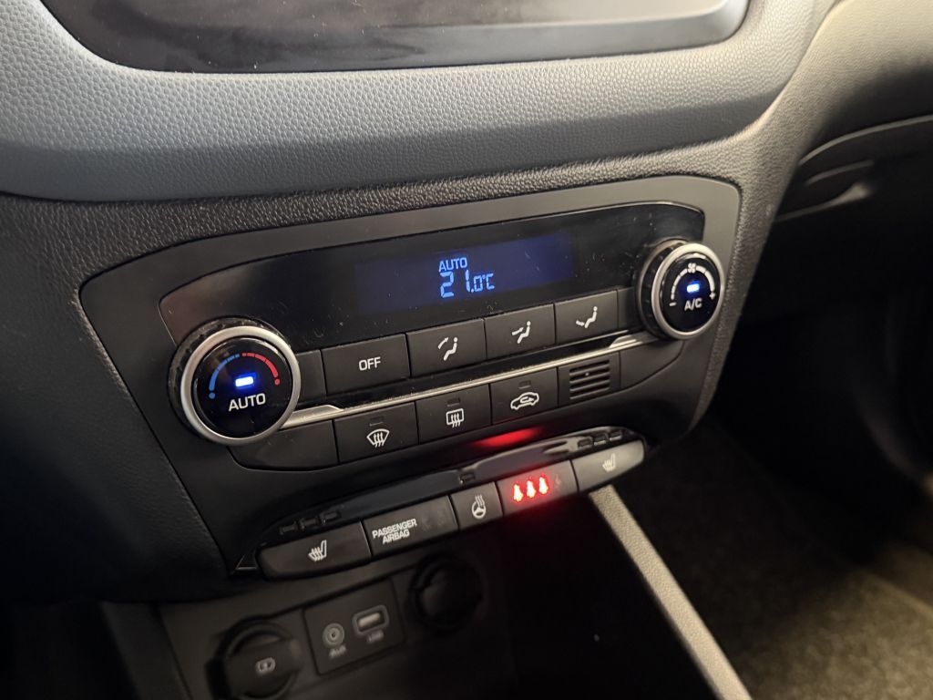 Fahrzeugabbildung Hyundai i20 blue 1.2 YES!+Navi+R-Kam.+Winterräder+