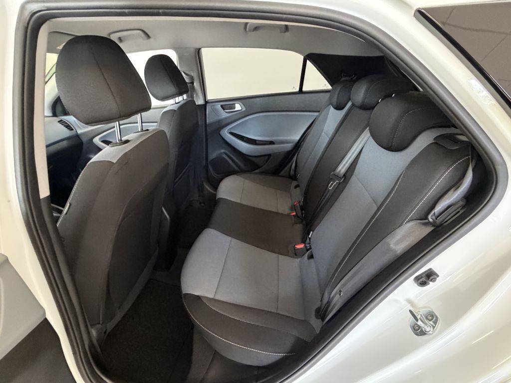 Fahrzeugabbildung Hyundai i20 blue 1.2 YES!+Navi+R-Kam.+Winterräder+
