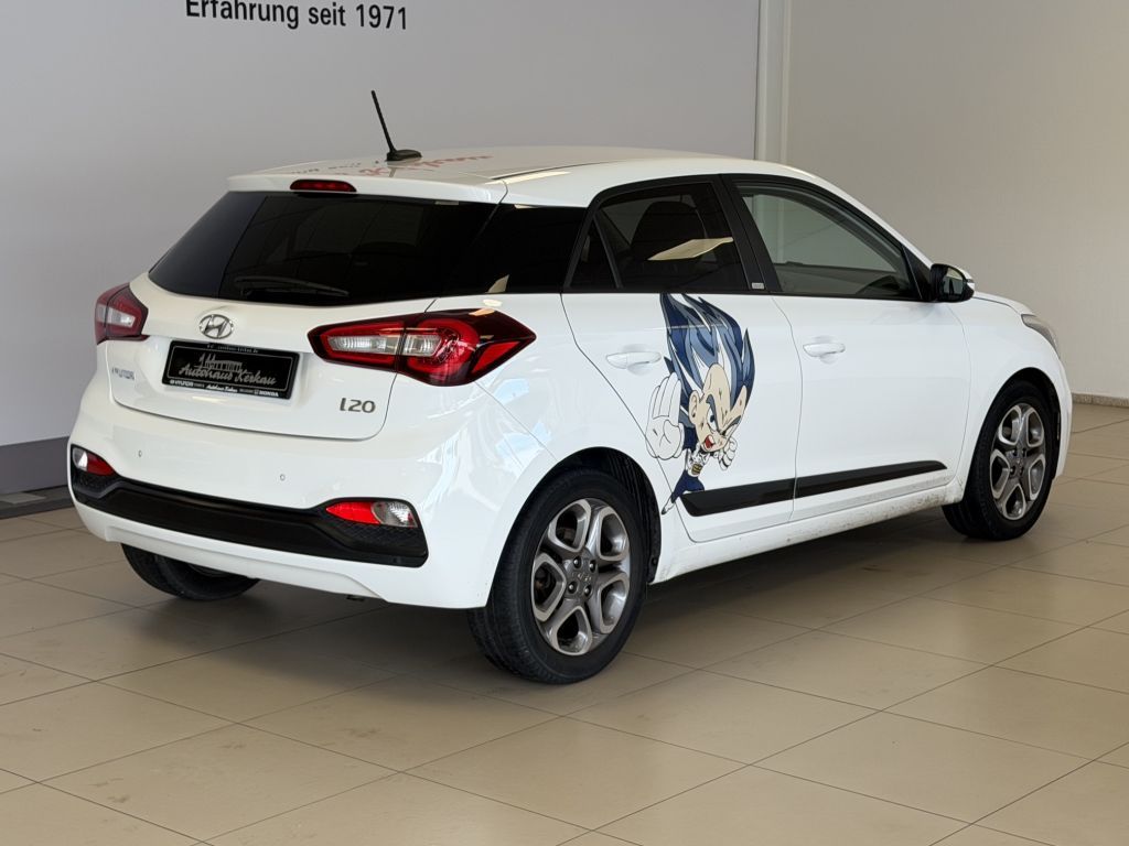 Fahrzeugabbildung Hyundai i20 blue 1.2 YES!+Navi+R-Kam.+Winterräder+